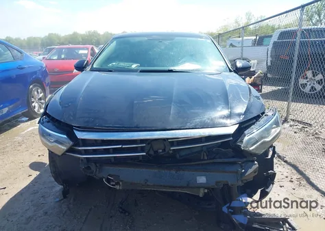 2019 Volkswagen Jetta 1.4T R-Line/1.4T S/1.4T Se z USA, uszkodzony, nr VIN 3VWC57BU7KM188438